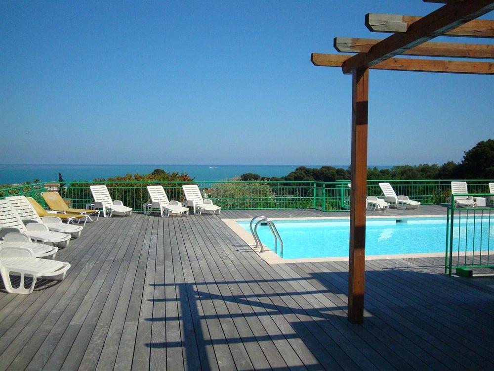 Inter-Hotel Sea Side Park 빌뇌브루베 외부 사진
