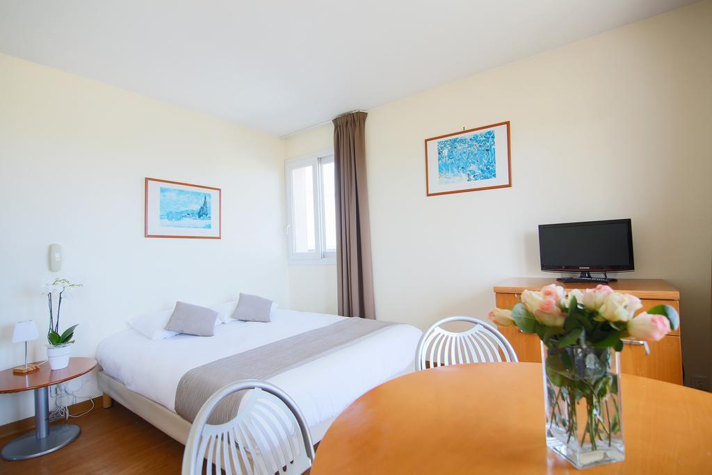 Inter-Hotel Sea Side Park 빌뇌브루베 외부 사진